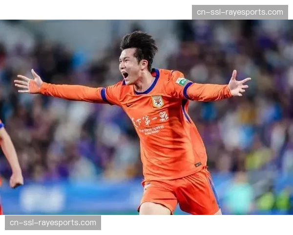 山东泰山下半场边路调整见效，陈蒲精准传中助泽卡头球扳平